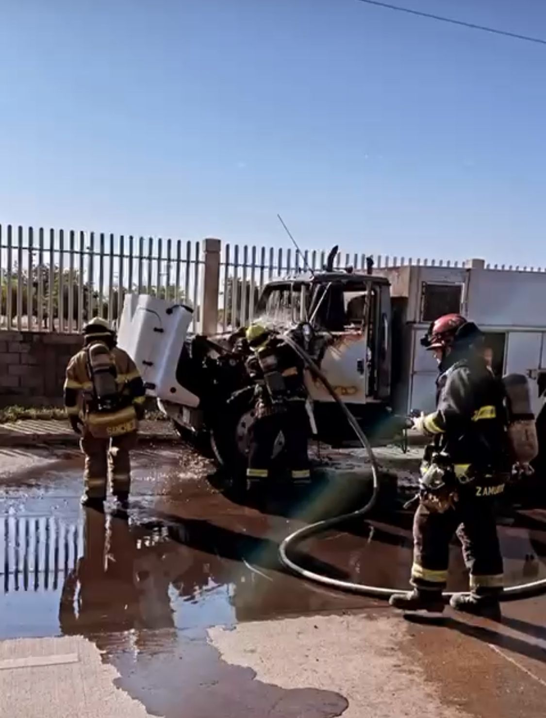 Se incendia pipa de gas frente al Hospital de la Mujer