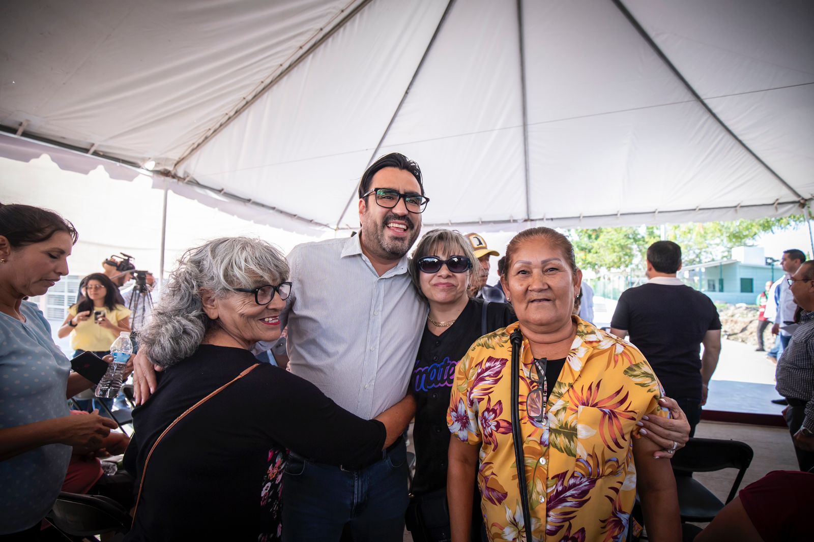 Ya los encontramos y seguiremos trabajando para ustedes: Juan de Dios Gámez y Rubén Rocha a vecinos de Las Coloradas y Campesina El Barrio