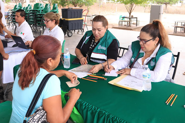 Entregan DIF Bienestar y Renapo más de 300 actas de registro civil de forma gratuita en Culiacán