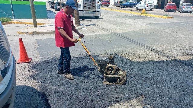 Se intensifica bacheo en la zona centro de la ciudad.