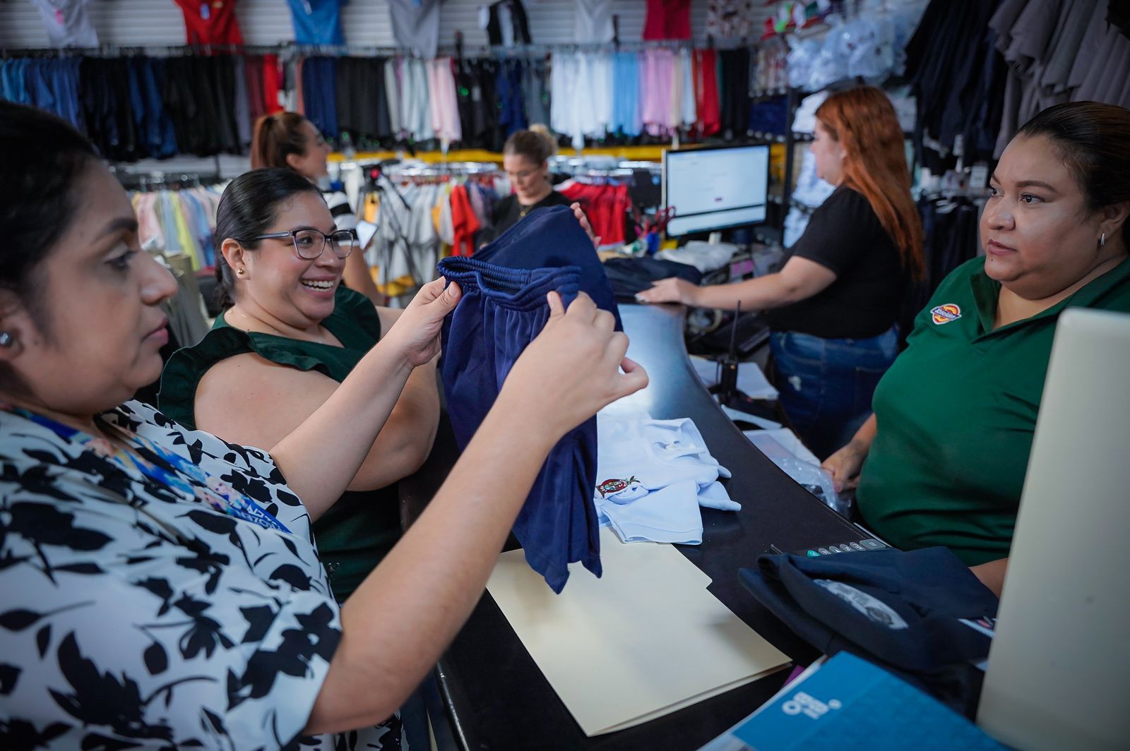 Inicia con éxito el canje de Uniformes y Útiles Escolares en Sinaloa