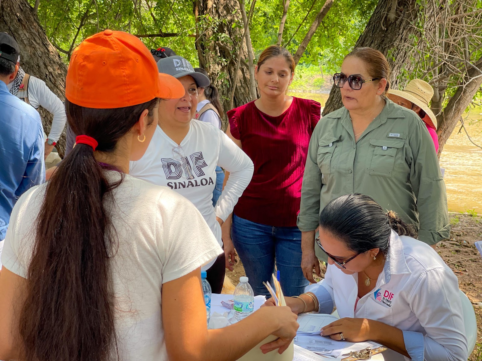 DIF Sinaloa y DIF El Fuerte entregan 1000 de despensas a familias de pescadores.