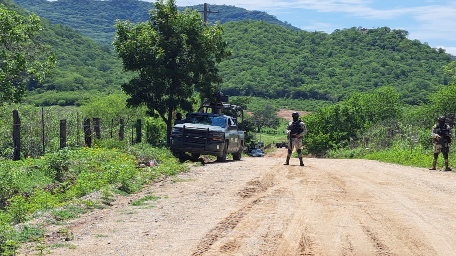 Volcadura de vehículo militar deja un muerto y cinco heridos