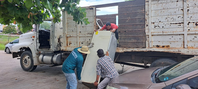 Labores de limpieza y descacharrización llegan a Fraccionamiento Los Ángeles y Santa Fe