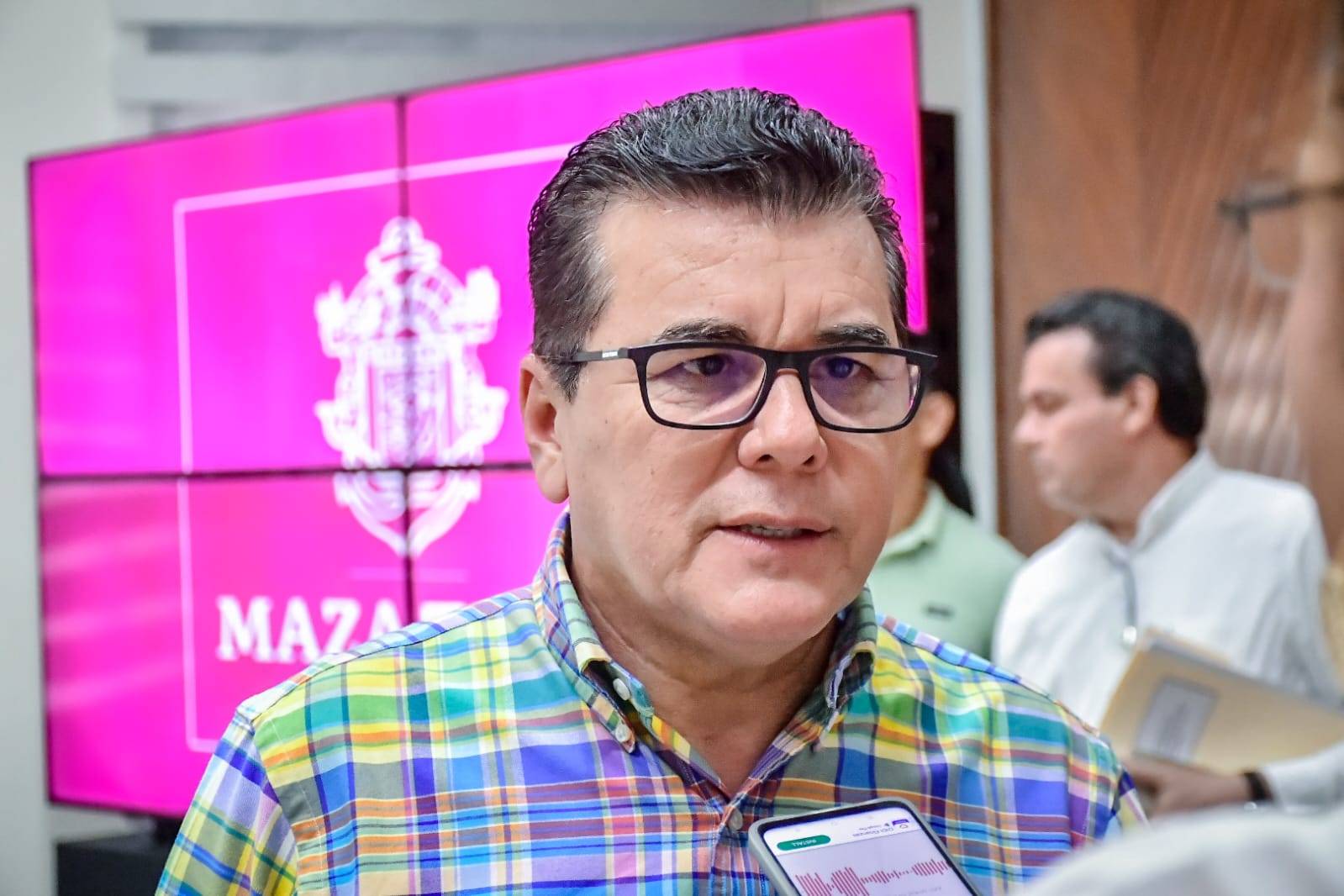 En Mazatlán si habrá festejos patrios: Édgar González