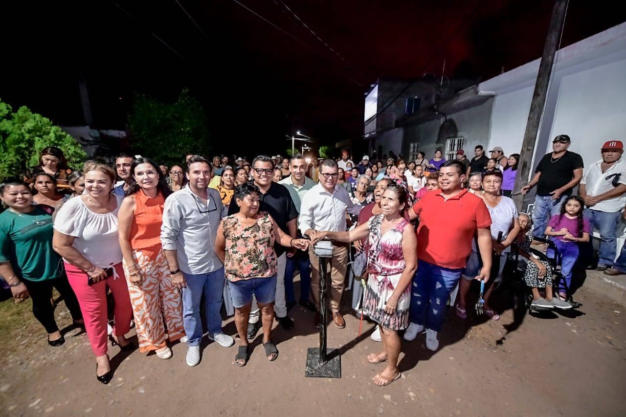 Edgar González le cumple a la zona rural, se iluminan todas las sindicaturas y comisarías.