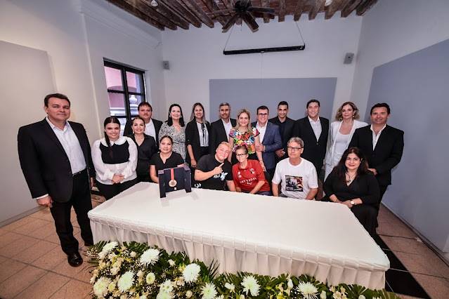 Reconocen a Rosa María Guerrero, en Sesión Solemne de Cabildo de Mazatlán.