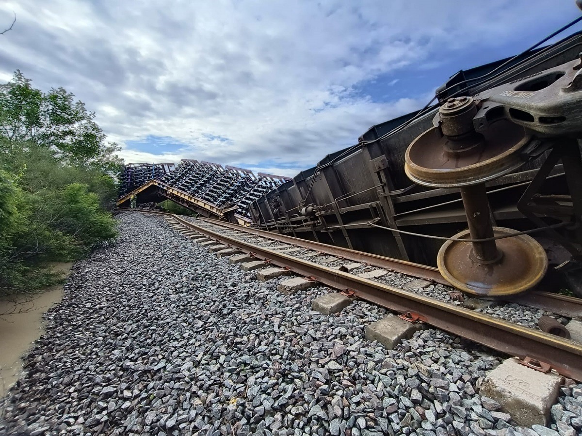 Descarrilamiento de tren en Sinaloa deja tres heridos