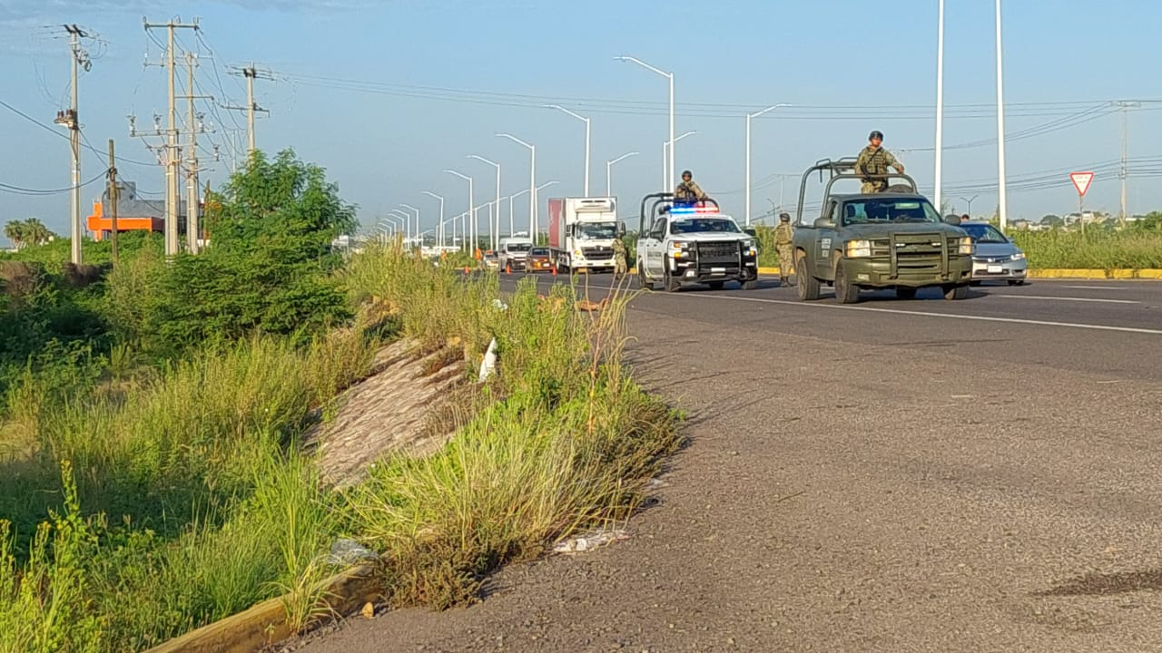 Hallan a dos hombres asesinados en el libramiento Benito Juárez