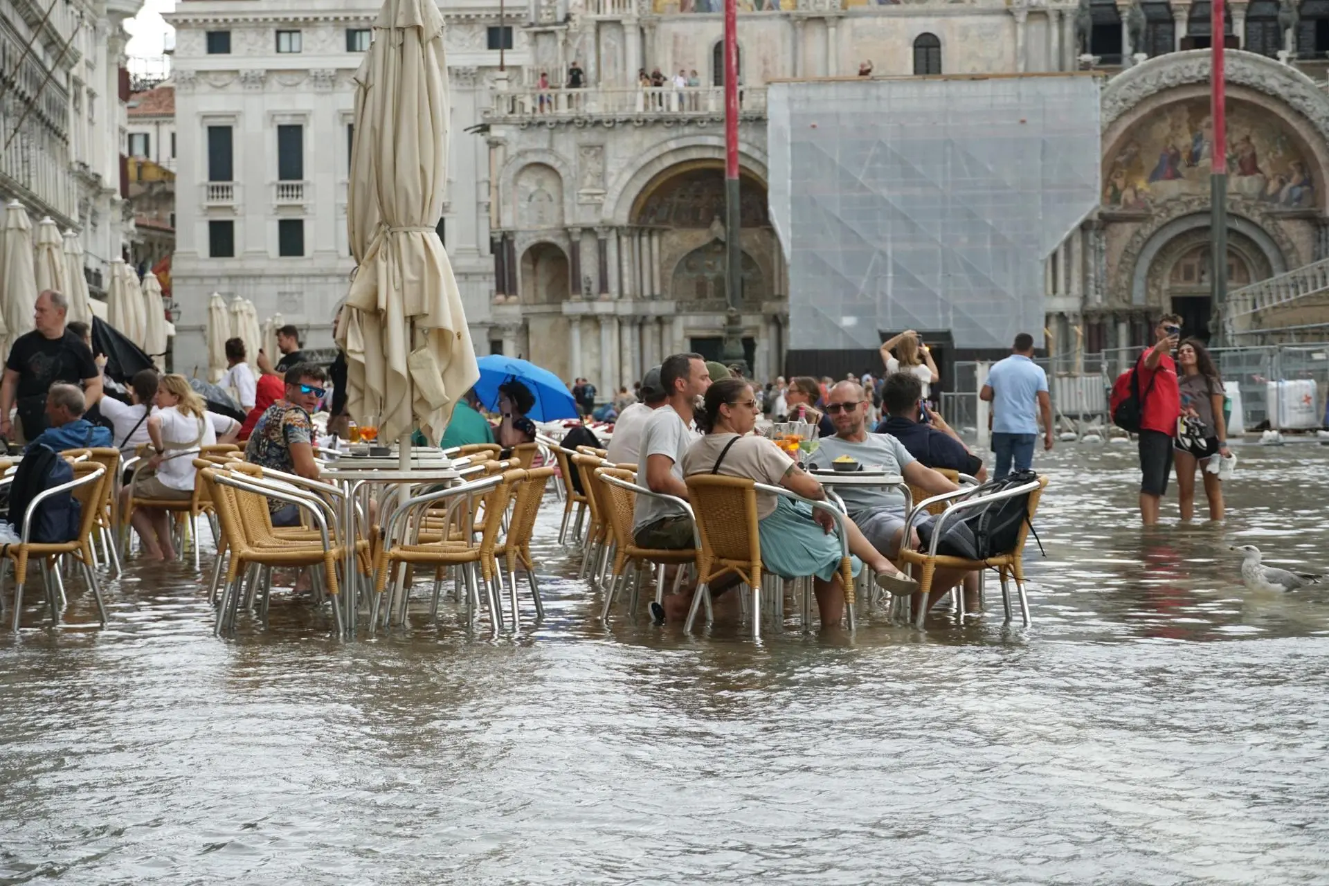 Milán colapsada, ríos desbordados, evacuaciones y un desaparecido en el norte de Italia