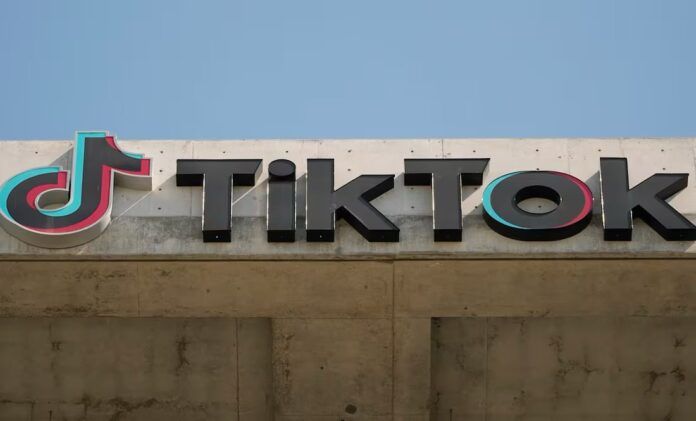 Demandan a TikTok por generar “deliberadamente” adicción en jóvenes