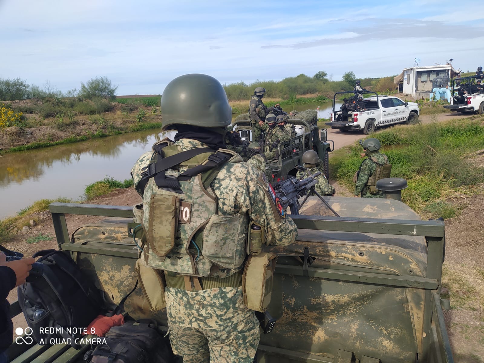 Un fuerte enfrentamiento se registra en el templete de la presa Sanalona entre grupos armados, las fuerzas federales llegan tarde .