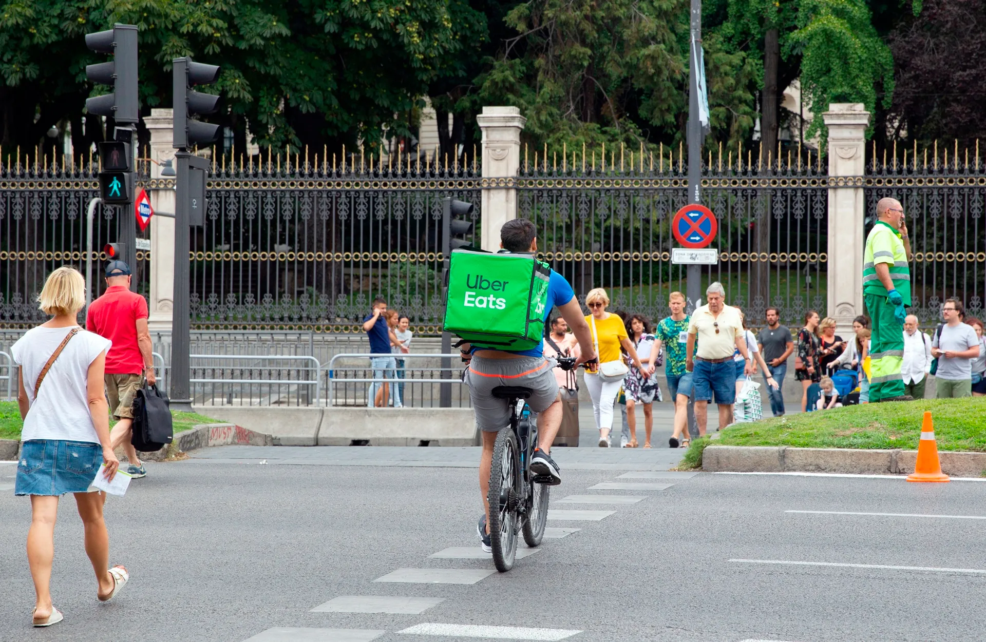 Plataformas digitales preparan acceso a la seguridad social para los repartidores en México