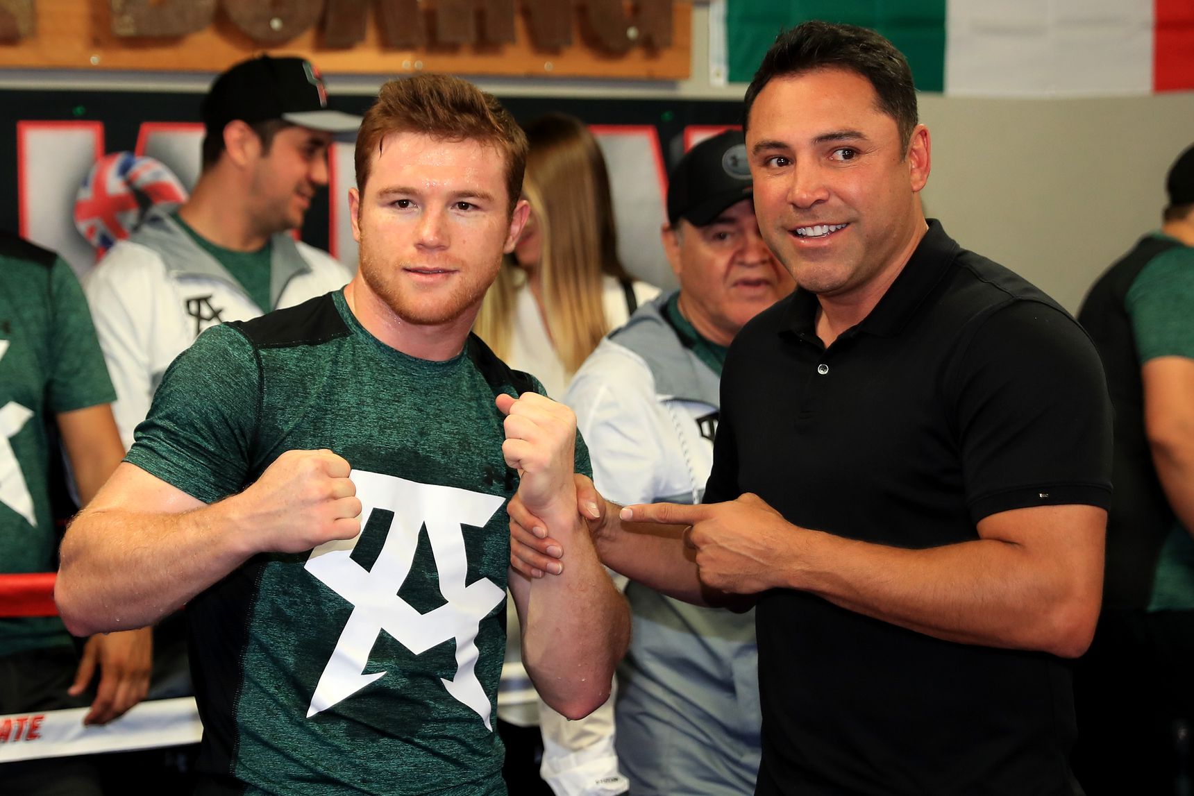 Óscar de la Hoya revienta al Canelo Álvarez: «Es un malagradecido, yo lo hice»