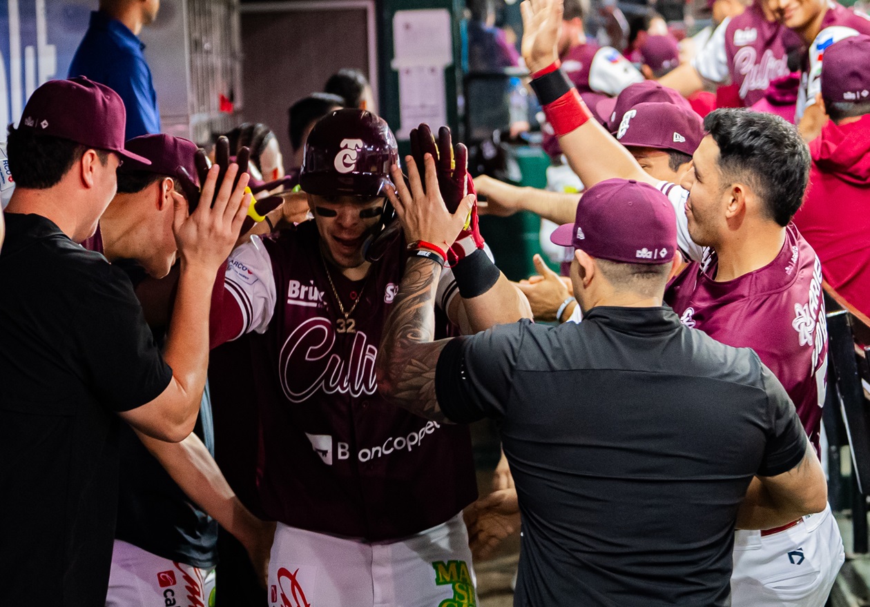 MENESES SE VISTE DE HÉROE Y LOS TOMATEROS GANAN LA SERIE A SULTANES