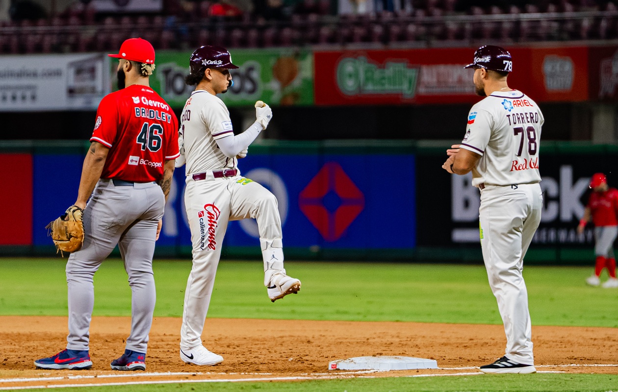 TOMATEROS ASEGURA SERIE FRENTE A NAVOJOA