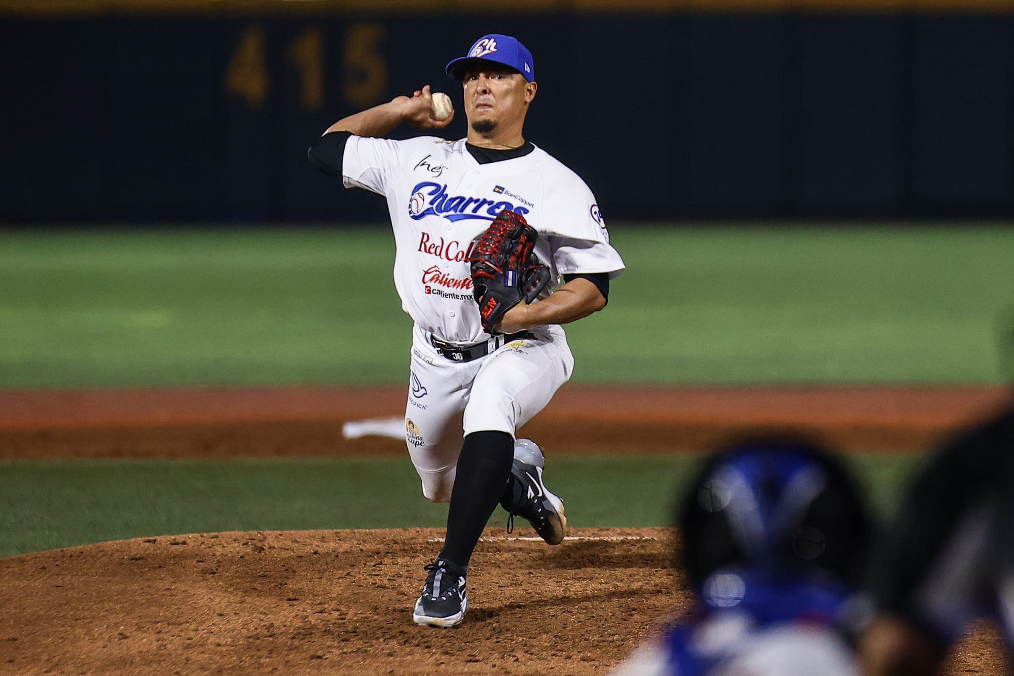 Vence Ronald Medrano a Darel Torres en duelo de pitcheo y Charros iguala serie