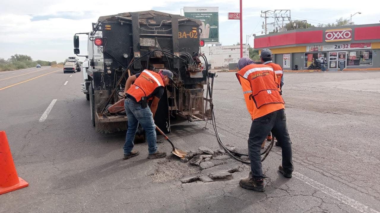 ¡Antes de que termine el año! A marchas forzadas trabaja el Ayuntamiento de Guasave en bacheo y rehabilitación de vialidades