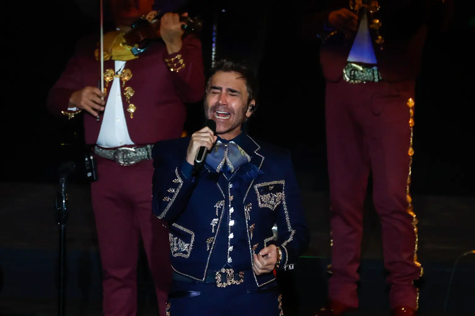 Alejandro Fernández abre Starlite Christmas en Madrid con un tributo a México y a su padre