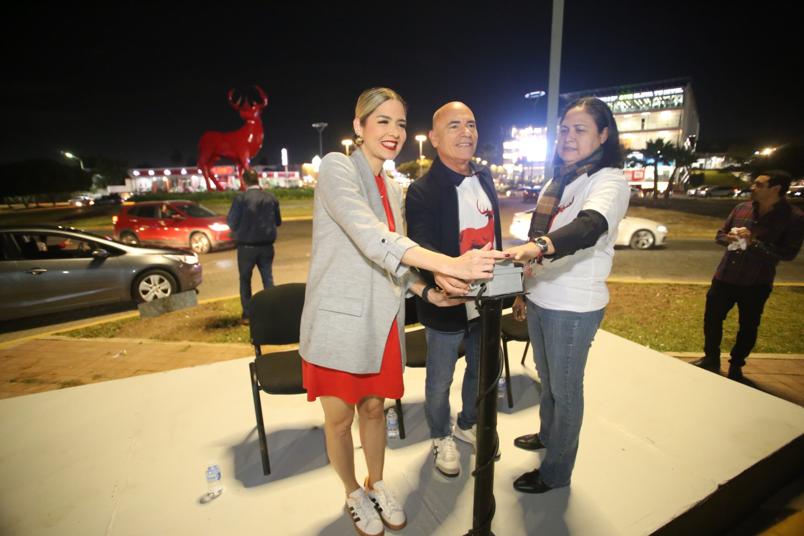 Ilumina Estrella Palacios Monumento El Gran Venado Rojo, “El Gran Orgullo”