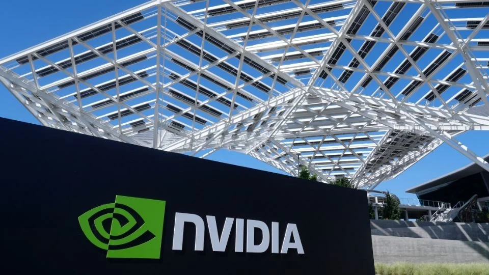 Abren investigación contra Nvidia en China por violar la ley antimonopolio; caen sus acciones