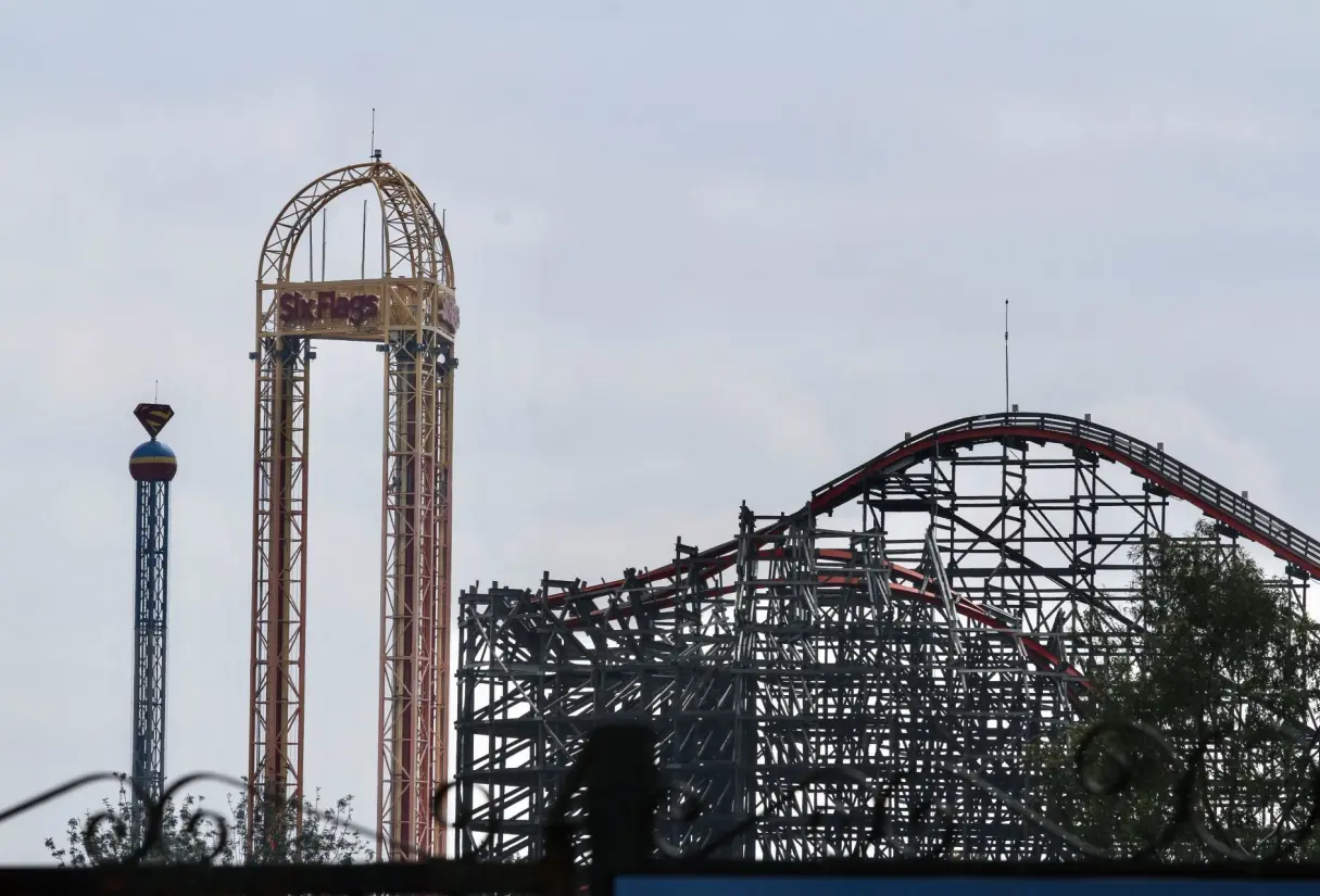 Familia del joven que murió en Six Flags rompe el silencio: denuncian falta de servicios médicos en el parque