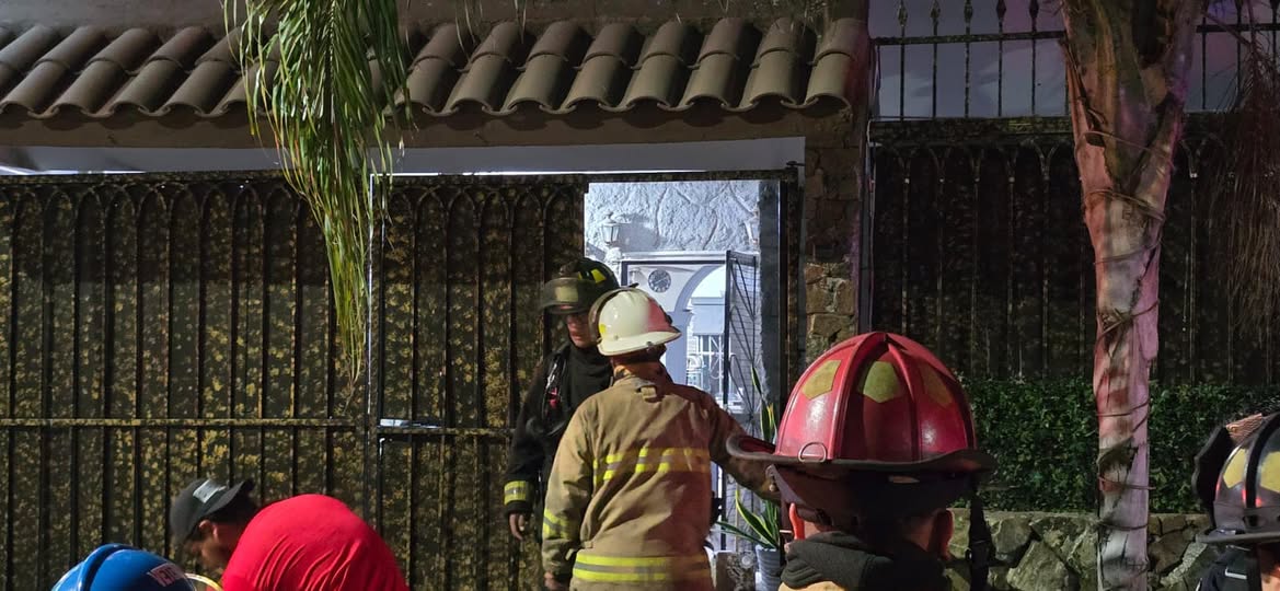 Fallas en el boiler causa incendio en una vivienda en Jacarandas