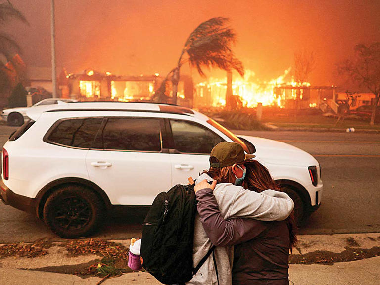 Los Ángeles sufre el incendio más devastador de su historia